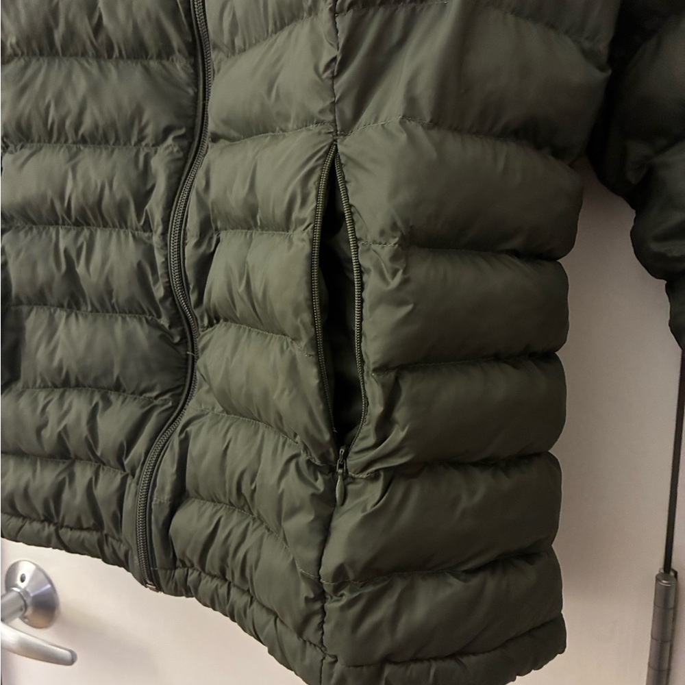 Amazon Essentials Puffer Coat Jacket Lightweight … - image 6